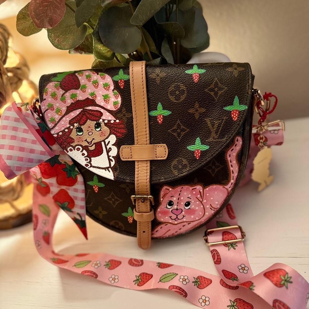 Louis Vuitton Black and Pink Crossbody Bag - Picture 5 of 12